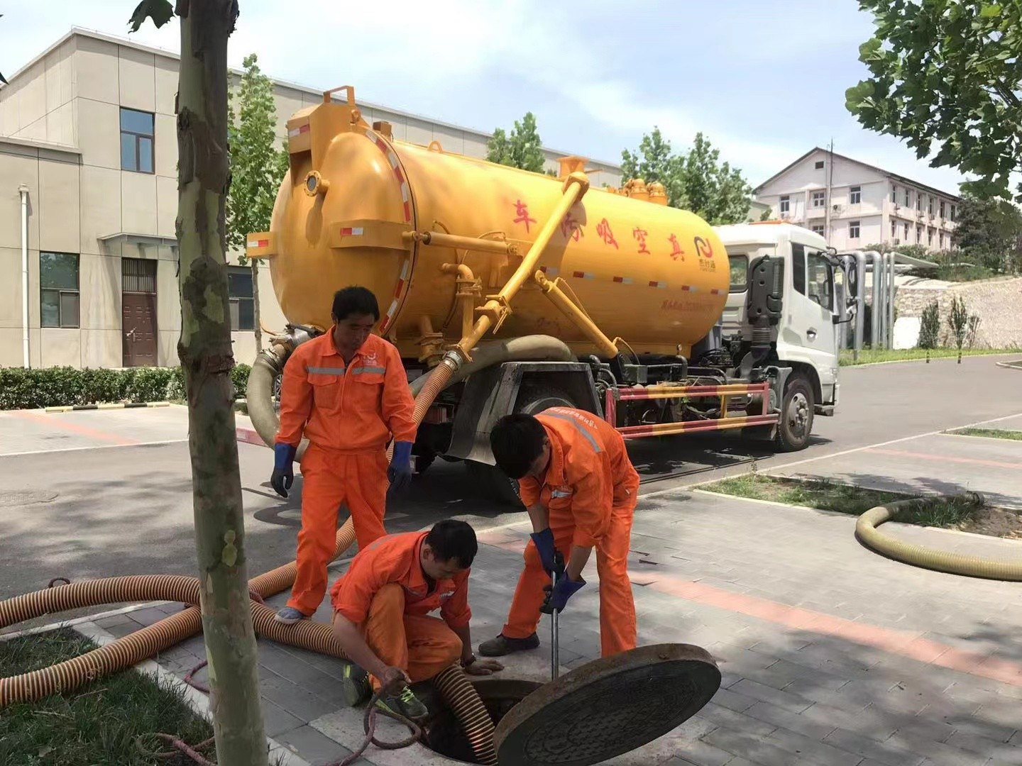 栖霞化粪池清理与5-8吨吸粪车施工效率分析
